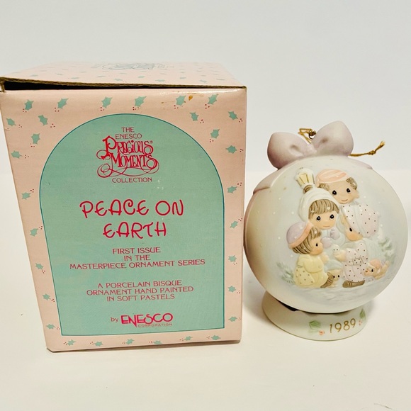 Precious Moments Ornament Peace On Earth Vintage Christmas Ornament - Picture 5 of 7